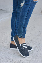 Load image into Gallery viewer, Forever Link Round Toe Slip-On Flat Sneakers