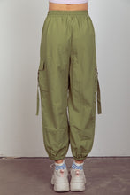 Load image into Gallery viewer, VERY J Elastic Waist Woven Cargo Pants