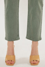 Load image into Gallery viewer, Kancan Ultra High Rise Straight Jeans