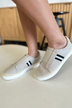 Load image into Gallery viewer, CCOCCI Striped Round Neck Sneakers