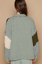 Load image into Gallery viewer, POL Houndstooth Contrast Cable Knit Pocket Shacket