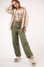 Load image into Gallery viewer, VERY J Drawstring Woven Parachute Joggers