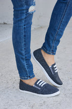 Load image into Gallery viewer, Forever Link Round Toe Slip-On Flat Sneakers
